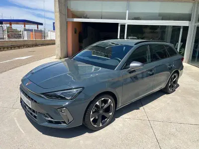 Usado Cupra Leon 150 CV (110 kW) 2025 Gris / plata Familiar