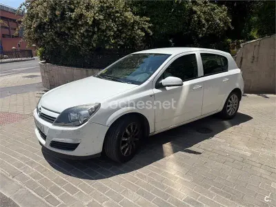 Usado Opel Astra Enjoy 105 CV (77 kW) 2004 Blanco Berlina