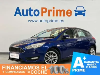 Usado Ford Focus Trend 125 CV (91 kW) 2015 Blanco Berlina