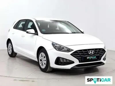 Usado Hyundai i30 110 CV (80 kW) 2022 Blanco Utilitario