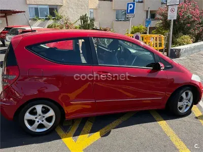 Usado Mercedes A180 Elegance 109 CV (80 kW) 2005 Rojo Monovolumen