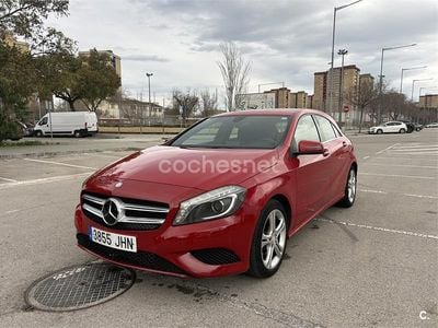 Usado Mercedes A180 Style 109 CV (80 kW) 2015 Rojo Berlina