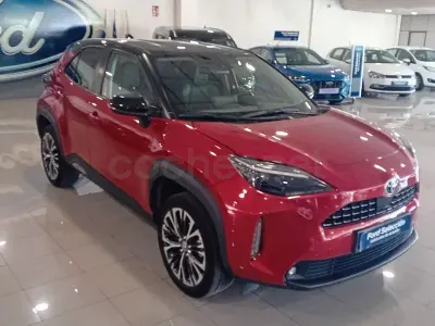 Usado Toyota Yaris Cross Plus 116 CV (85 kW) 2022 Granate SUV
