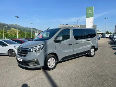 Usado Renault Trafic 110 CV (80 kW) 2023 Gris / plata Monovolumen