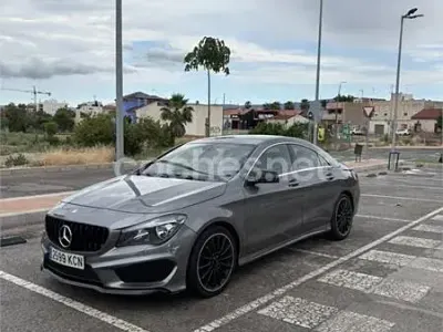 Usado Mercedes CLA200 136 CV (100 kW) 2014 Gris / plata Berlina