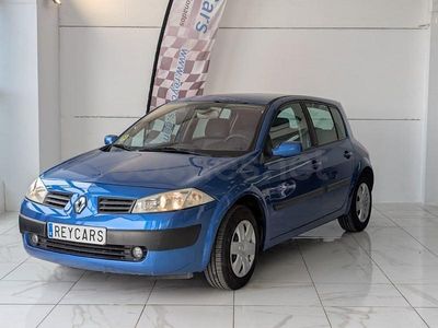 Usado Renault Mégane II Dynamique 115 CV (84 kW) 2004 Azul Berlina