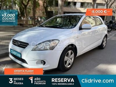 Blanco Usado 2011 Kia ProCeed Berlina | 3690 € (Precio justo)