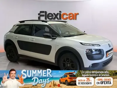 Usado Citroën C4 Cactus Live 82 CV (60 kW) 2017 Blanco Utilitario