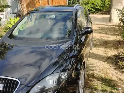 Usado Seat Altea XL Style 140 CV (102 kW) 2010 Negro Monovolumen