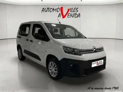 Usado Citroën Berlingo Feel 102 CV (75 kW) 2023 Blanco Monovolumen