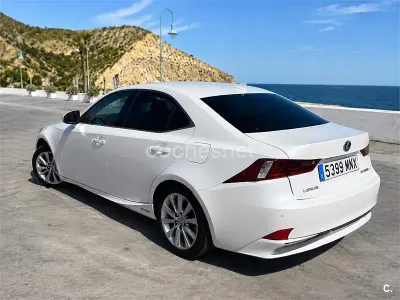 Usado Lexus IS300h 223 CV (164 kW) 2014 Blanco Berlina