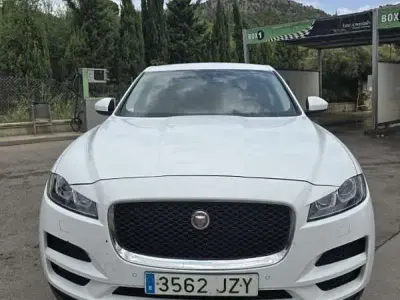 Usado Jaguar F-Pace Prestige 179 HP (131 kW) 2017 Branco SUV