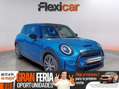 Usado Mini Cooper SE 135 kW (184 CV) 2022 Azul Utilitario