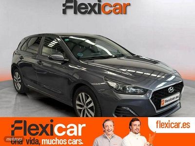 Usado Hyundai i30 120 CV (88 kW) 2019 Gris Berlina