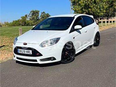 Używany Ford Focus ST 250 KM (183 kW) 2013 Biały Sedan/Limuzyna