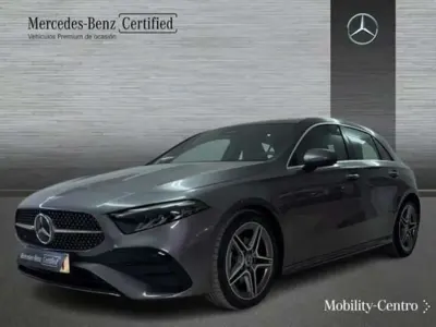 Usado Mercedes A180 109 CV (80 kW) 2024 Gris Utilitario