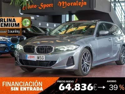 Usado BMW 330 Sport Line 245 CV (180 kW) 2024 Gris / plata Familiar