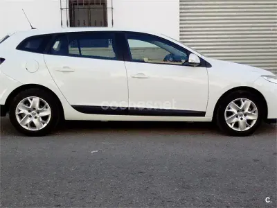 Usado Renault Mégane GrandTour Business 110 CV (80 kW) 2013 Blanco Familiar