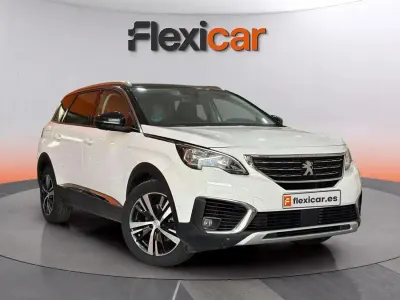 Usado Peugeot 5008 Allure 131 CV (96 kW) 2019 Blanco SUV