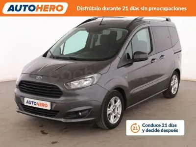 Usado Ford Tourneo Courier Trend 100 CV (73 kW) 2017 Gris Monovolumen