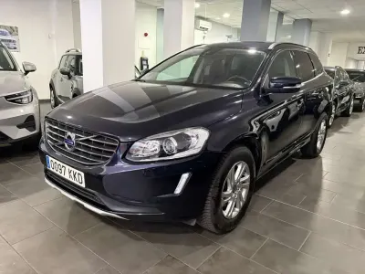 Usado Volvo XC60 Momentum 150 CV (110 kW) 2018 Gris SUV
