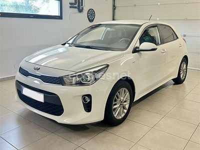 Usado Kia Rio 84 CV (61 kW) 2020 Blanco Berlina