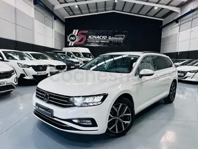 Usado VW Passat Executive 122 CV (89 kW) 2021 Blanco Familiar