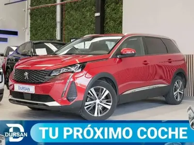 Usado Peugeot 5008 Allure 131 CV (96 kW) 2021 Rojo SUV