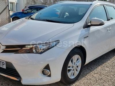 Toyota Auris Hybrid
