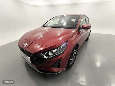 Usado Hyundai i20 99 CV (72 kW) 2024 Dragon red Berlina