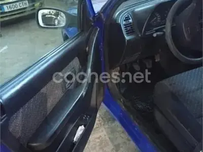 Usado Peugeot 306 71 CV (52 kW) 1996 Azul Berlina