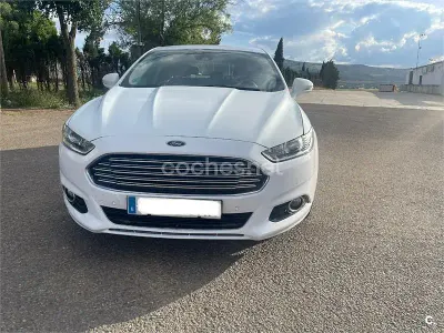 Usado Ford Mondeo Titanium 150 CV (110 kW) 2015 Blanco Berlina