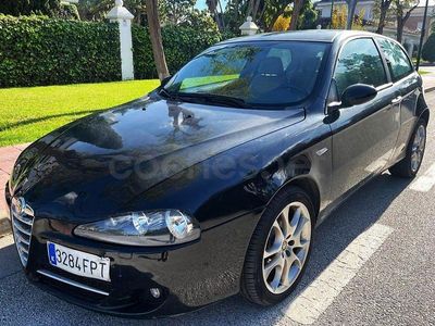 Usado Alfa Romeo 147 Distinctive 150 CV (110 kW) 2007 Negro Utilitario