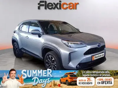 Usado Toyota Yaris Cross Active 116 CV (85 kW) 2024 Gris / plata SUV
