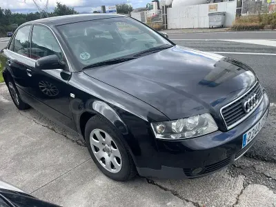 Usado Audi A4 130 CV (95 kW) 2003 Azul Berlina