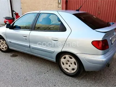 Usado Citroën Xsara 110 CV (80 kW) 2002 Gris / plata Berlina