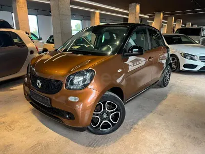 Usado Smart ForFour Passion 90 CV (66 kW) 2015 Marrón Utilitario