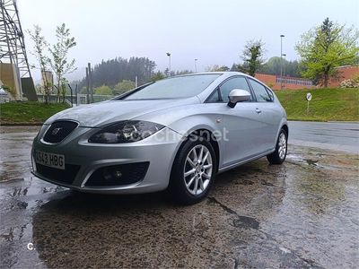 Usado Seat Leon Style 105 CV (77 kW) 2011 Gris / plata Utilitario