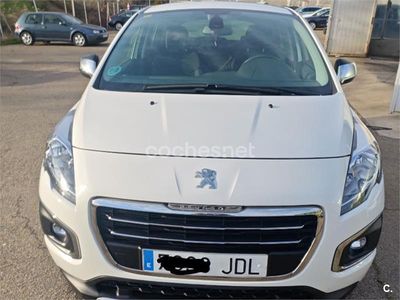 Usado Peugeot 3008 Style 120 CV (88 kW) 2015 Blanco Familiar