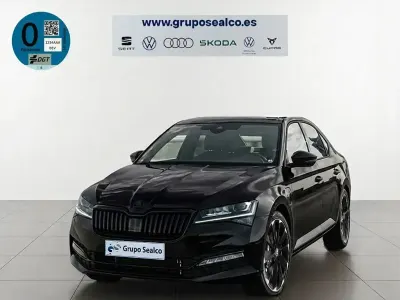 Usado Skoda Superb SportLine 218 CV (160 kW) 2022 Negro