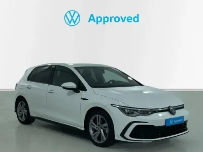 Usado VW Golf VIII R-line 150 CV (110 kW) 2024 Blanco Berlina