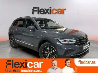 Usado VW Tiguan Life 150 CV (110 kW) 2021 Gris SUV