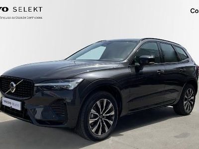 Gris Usado 2023 Volvo XC60 Plus SUV | 45.990 € (Un poco caro)