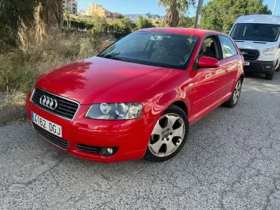 Usado Audi A3 Ambiente 150 CV (110 kW) 2005 Rojo Utilitario