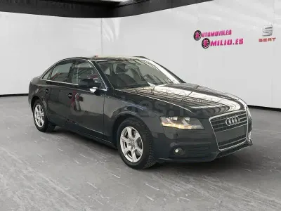 Usado Audi A4 143 CV (105 kW) 2011 Azul Berlina