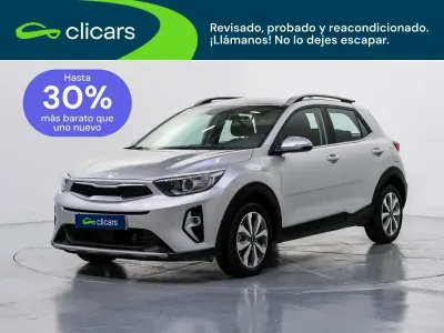 Usado Kia Stonic 101 CV (74 kW) 2024 Gris SUV
