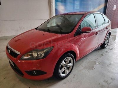 Usado Ford Focus Trend 115 CV (84 kW) 2008 Rojo Berlina