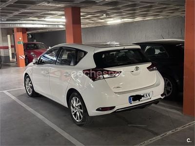 Usado Toyota Auris Active 116 CV (85 kW) 2018 Blanco Berlina