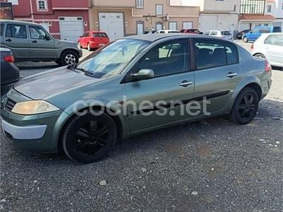 Usado Renault Mégane II Privilege 98 CV (72 kW) 2004 Verde Berlina