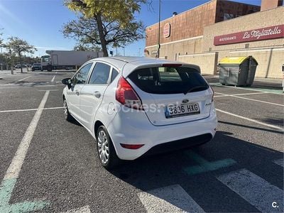 Usado Ford Fiesta Trend 60 CV (44 kW) 2014 Blanco Utilitario